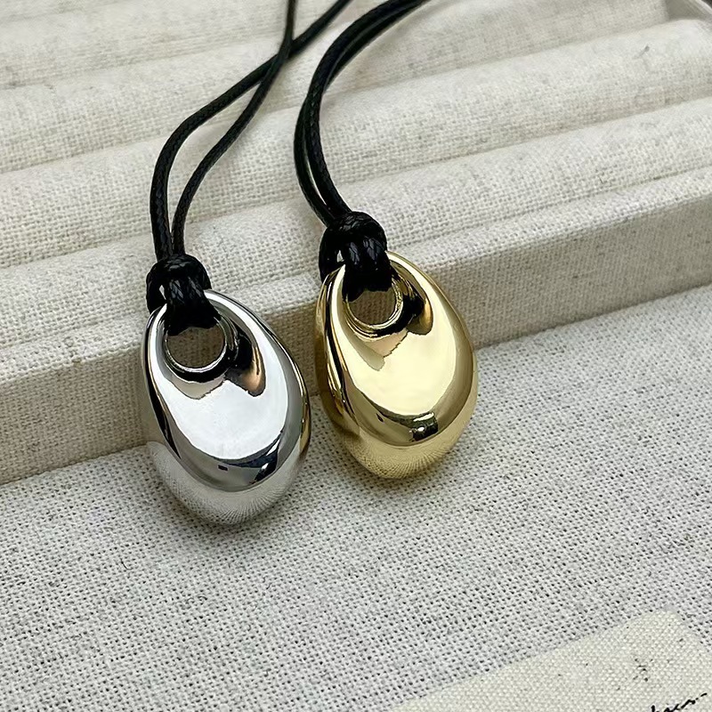 Korean Black Skin Rope Silver  - Mens Fashion Trends 2026 评论和价格